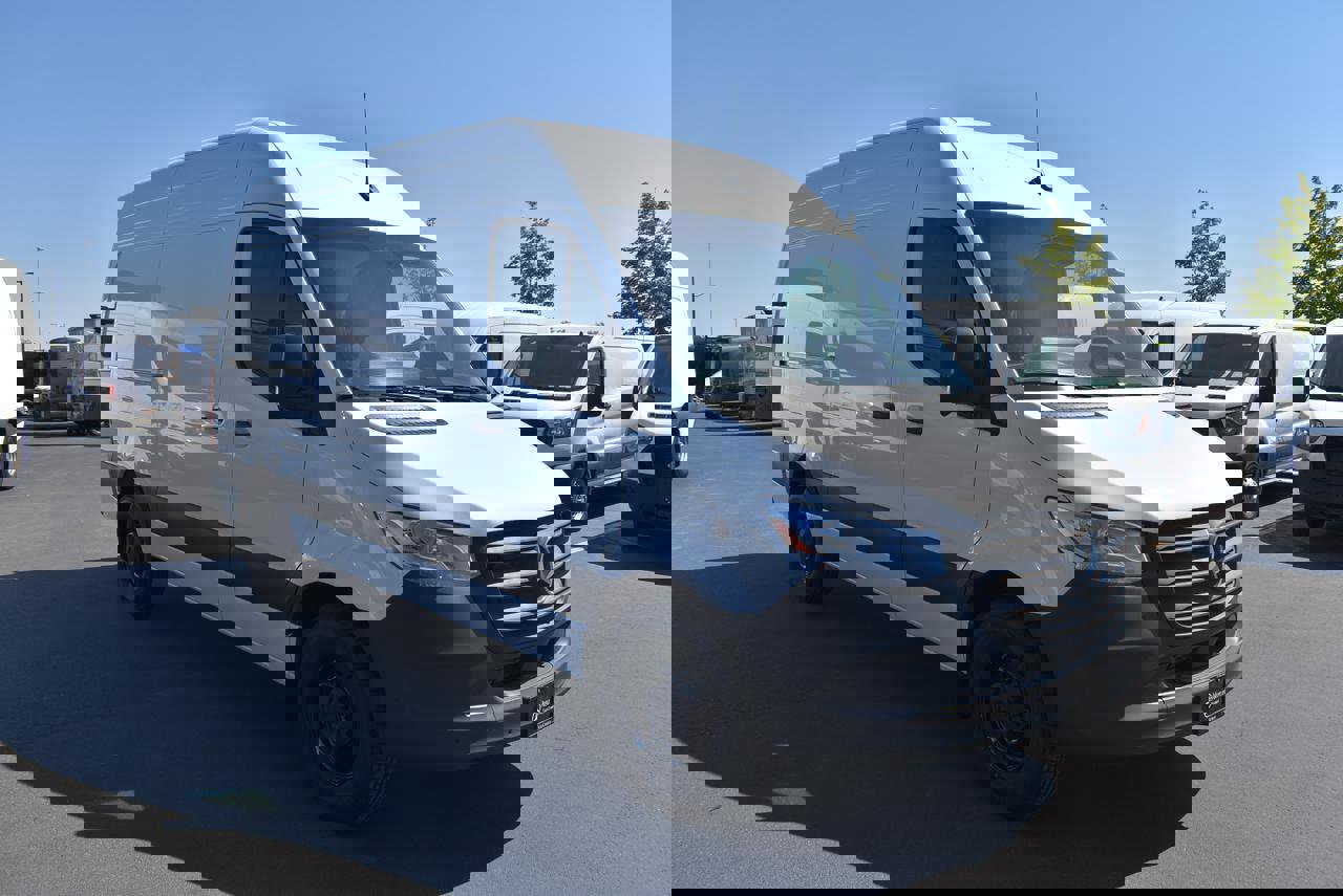 New 2025 Mercedes-Benz Sprinter 2500 image 2
