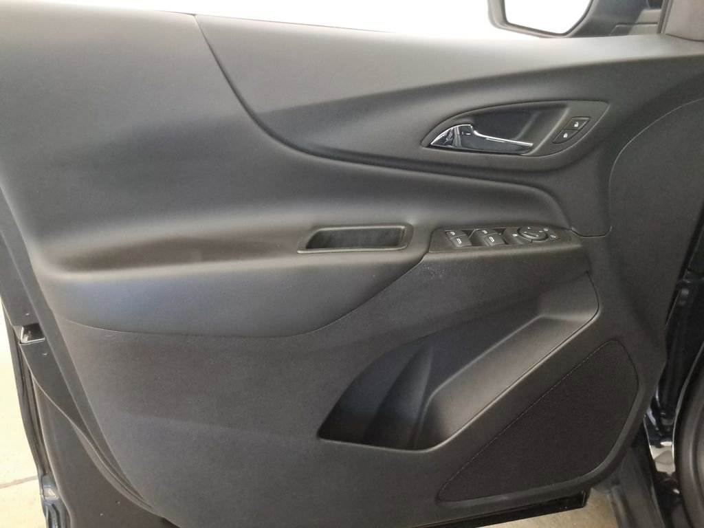 Used 2023 Chevrolet Equinox LT FWD image 17