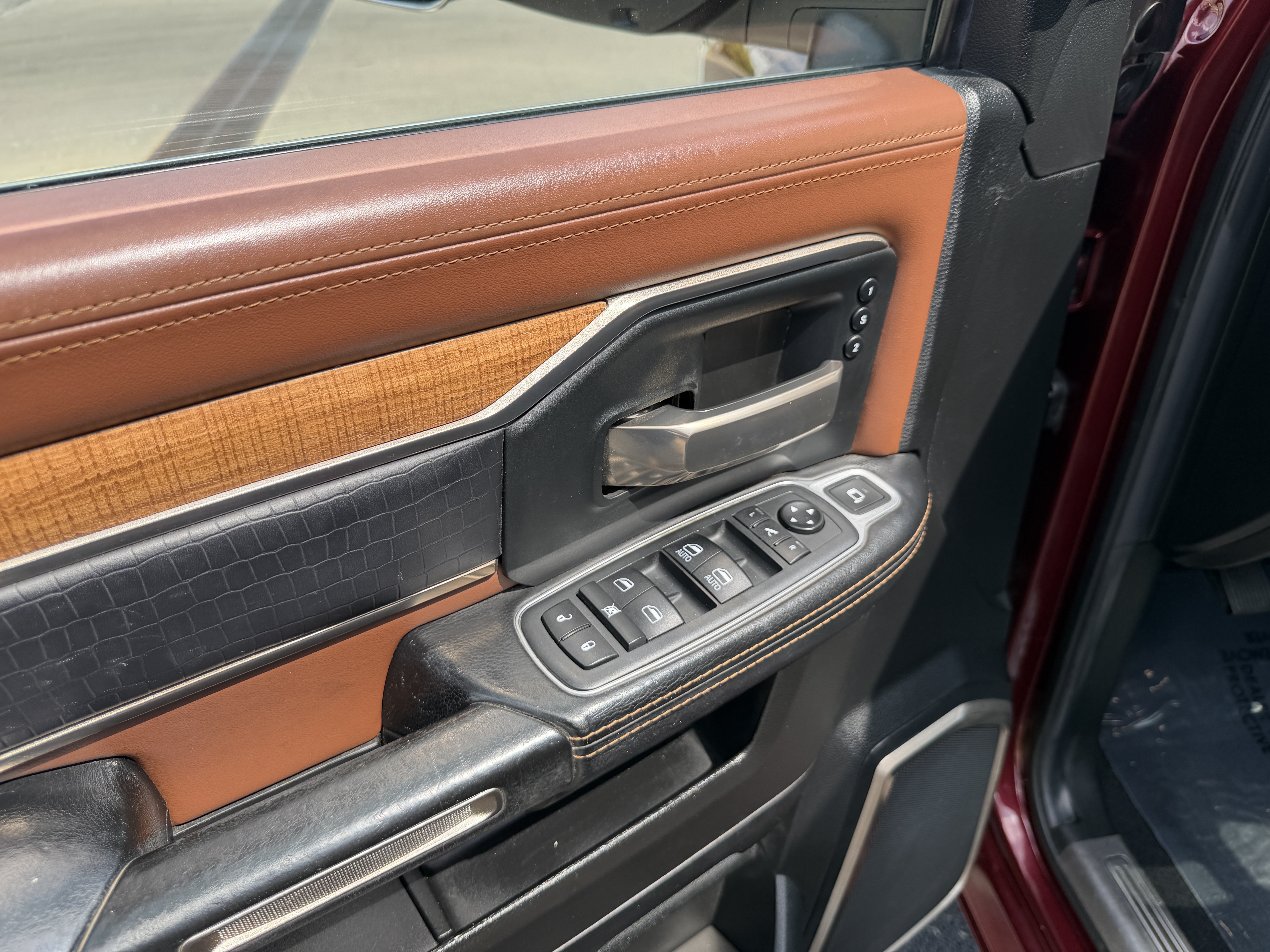 Used 2019 RAM 3500 Limited AWD/4WD image 12