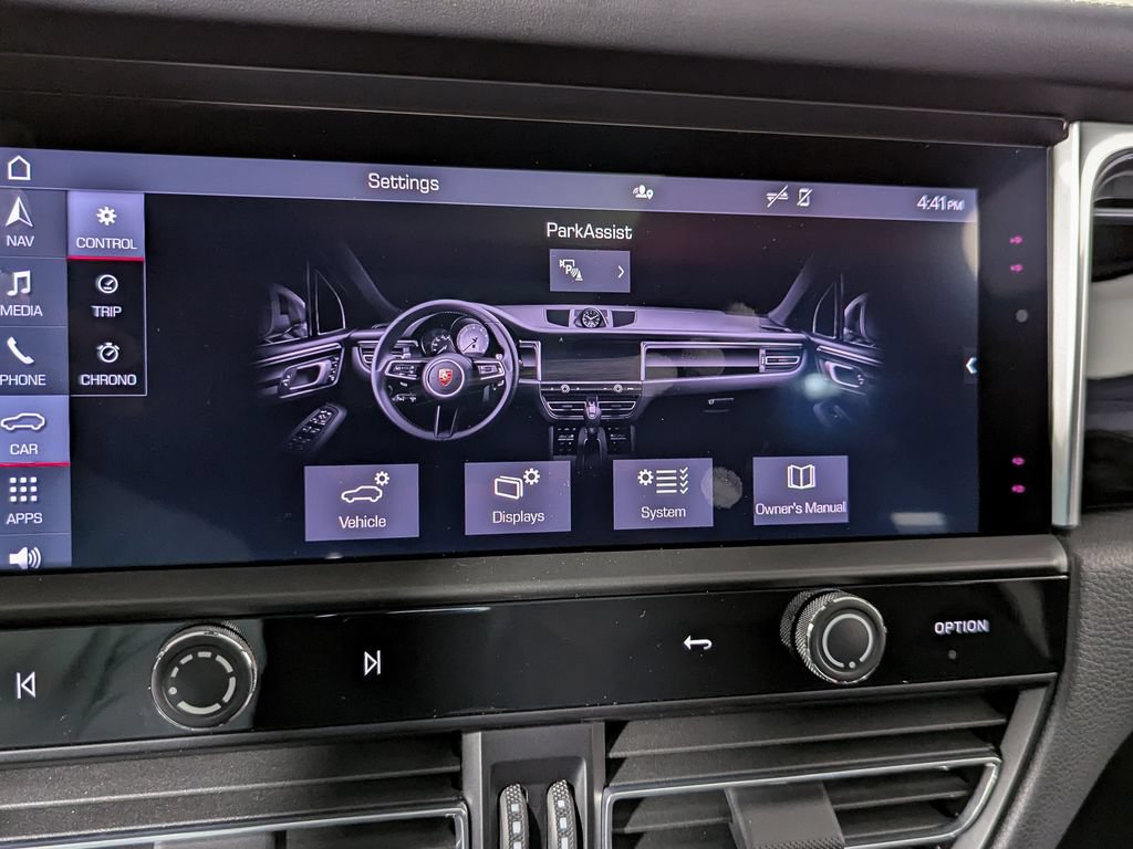 Used 2025 Porsche Macan AWD/4WD image 23