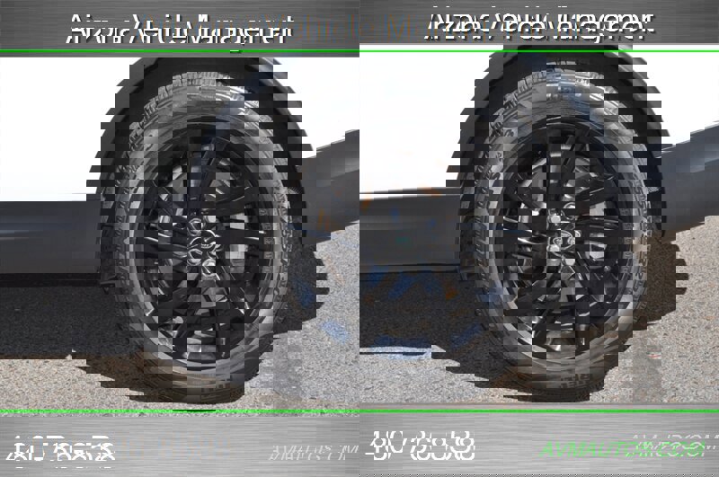 Used 2018 Land Rover Discovery HSE image 18