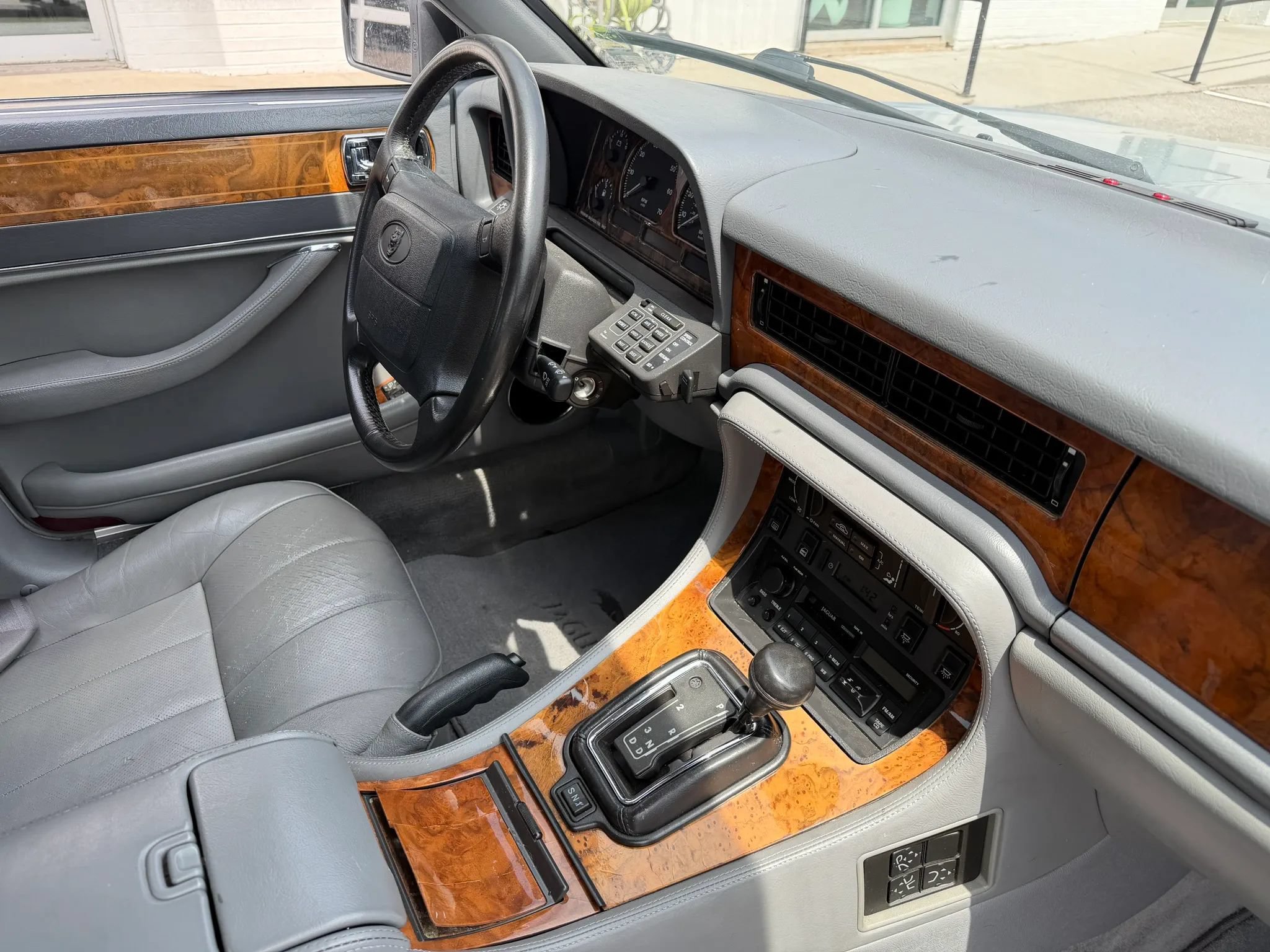 Used 1994 Jaguar XJ6 RWD image 16