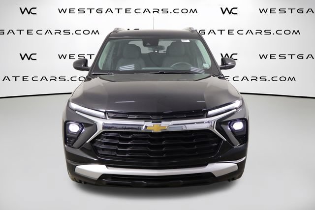 Used 2024 Chevrolet TrailBlazer LT FWD image 2