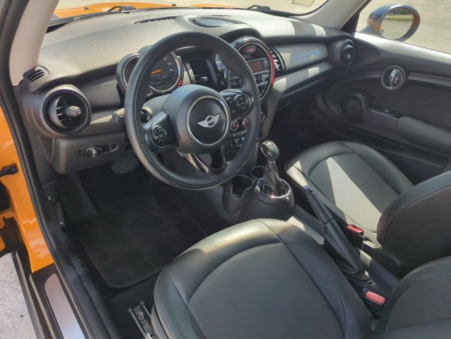Used 2015 MINI Cooper 2-Door Hardtop image 8