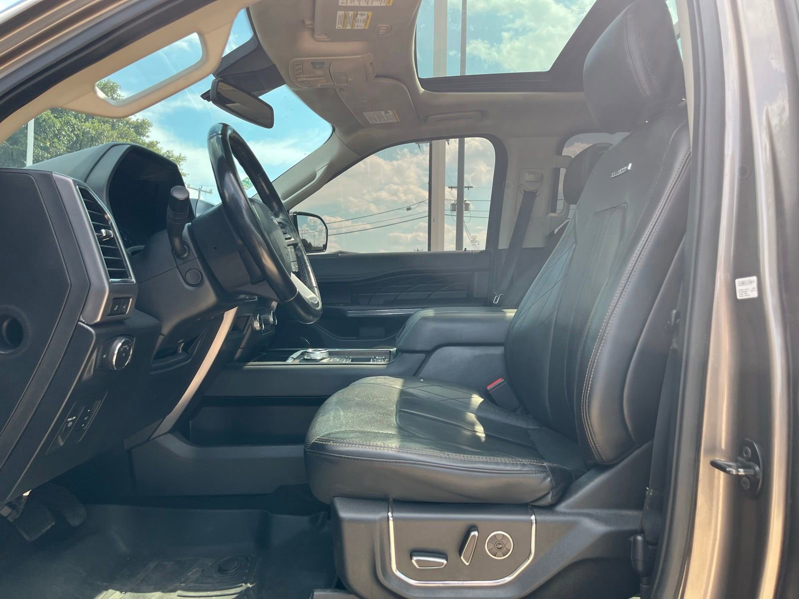 Used 2019 Ford Expedition Platinum RWD image 7