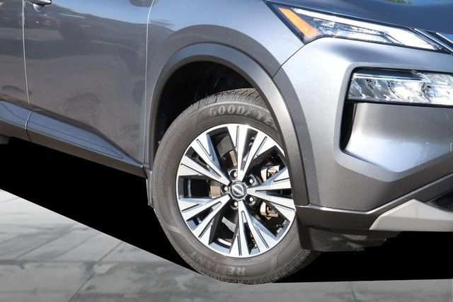 Certified 2023 Nissan Rogue SV FWD image 3