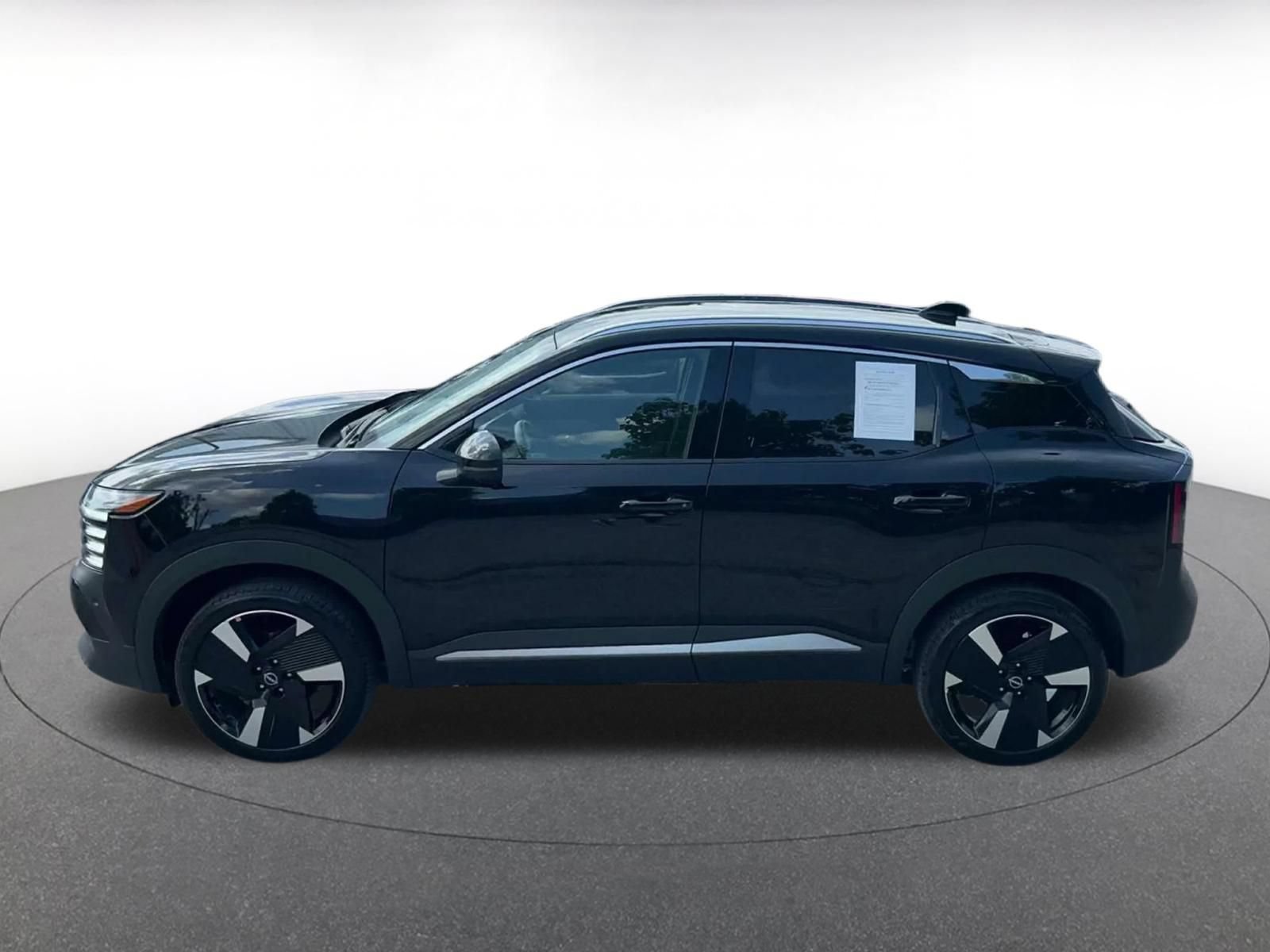 Used 2026 Nissan Kicks SR AWD/4WD image 9