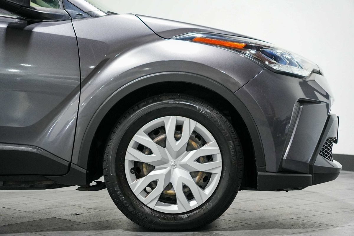 Used 2021 Toyota C-HR LE FWD image 9