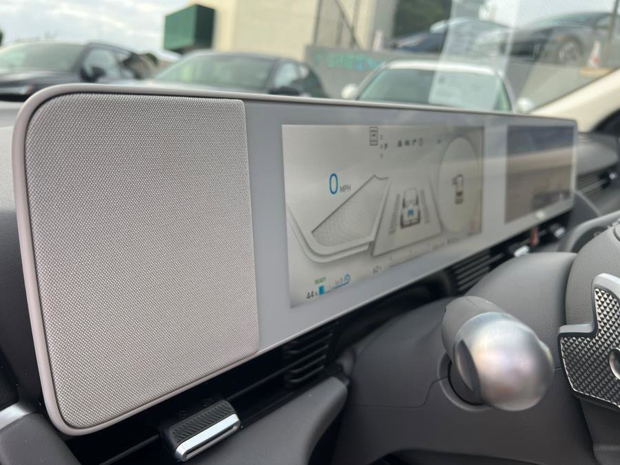 Used 2024 Hyundai Ioniq 5 Limited image 13