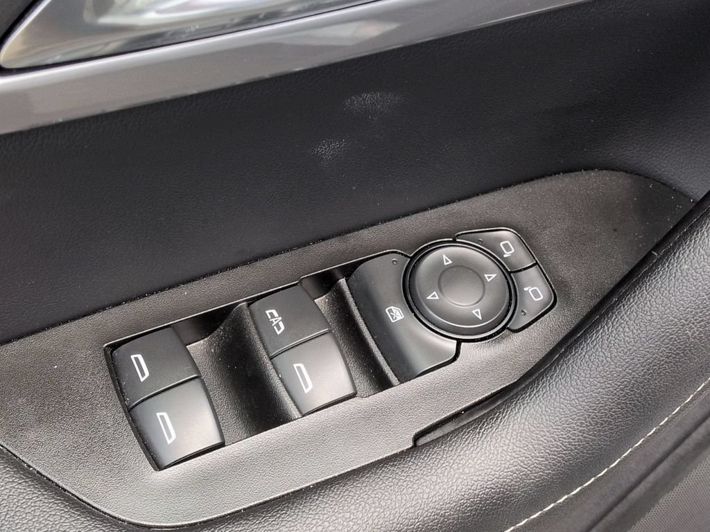 Used 2025 Chevrolet Blazer LT FWD image 13