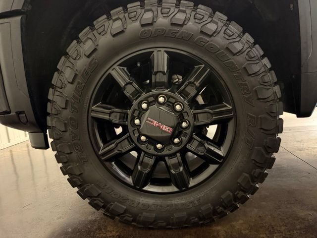 Used 2025 GMC Sierra 2500 AT4 w/ AT4 Premium Plus Package AWD/4WD image 10