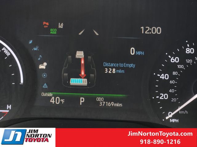 Used 2025 Toyota Sienna XLE image 18