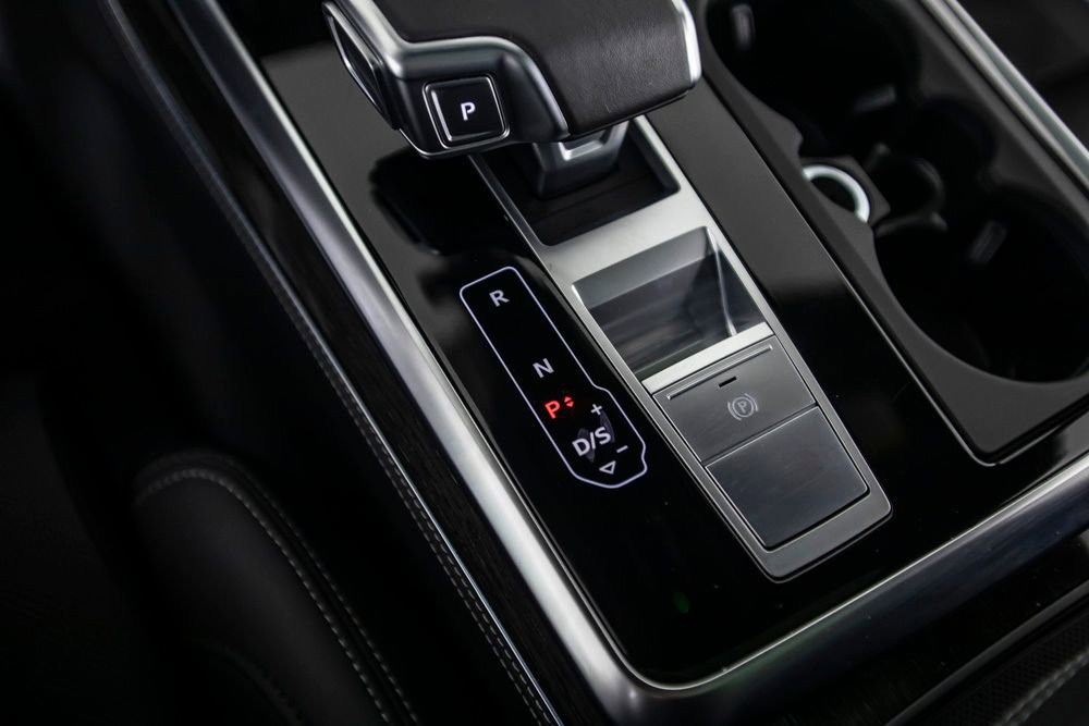 Used 2025 Audi Q8 Prestige image 33