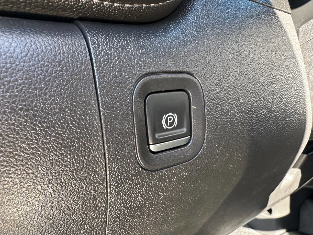 Used 2021 Chevrolet Silverado 1500 LT image 29