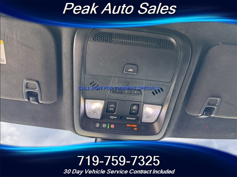 Used 2017 Cadillac XT5 Platinum AWD/4WD image 24
