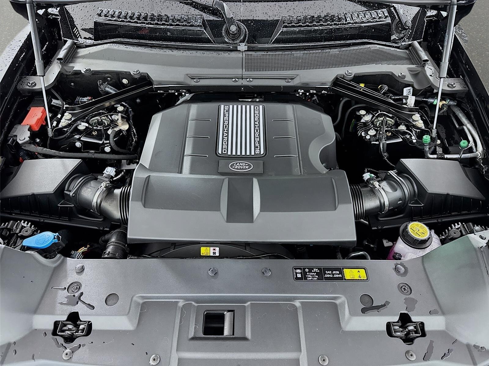 New 2026 Land Rover Defender 110 V8 AWD/4WD image 32