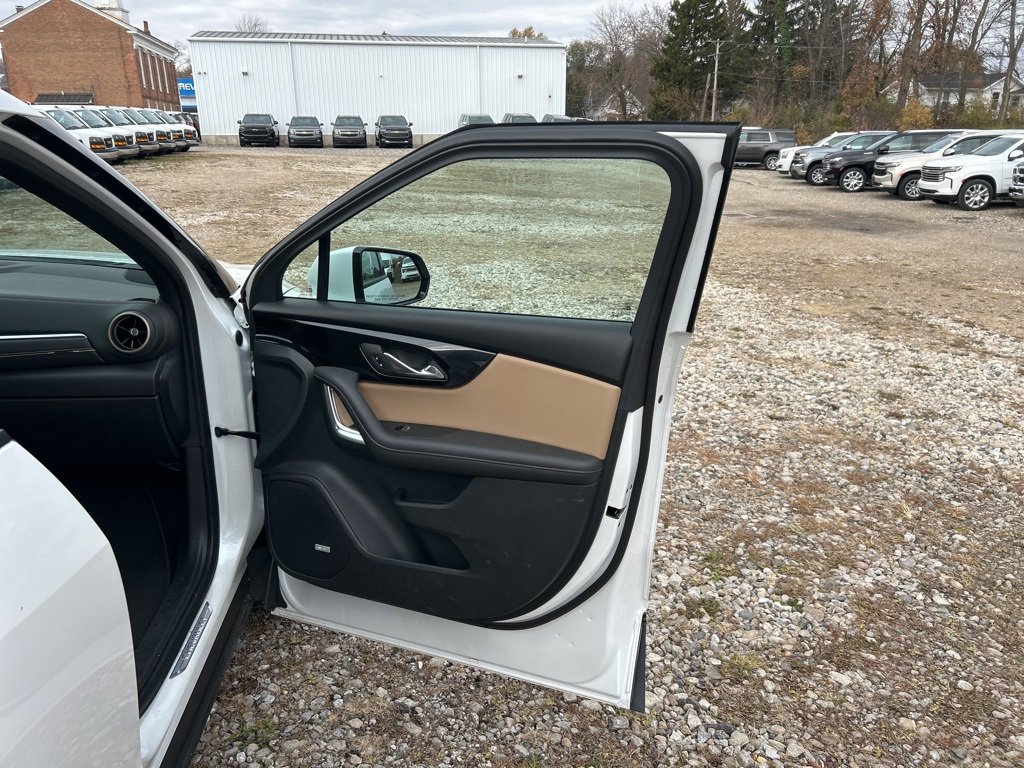Used 2023 Chevrolet Blazer Premier image 35