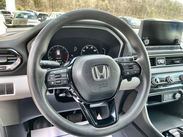 Used 2023 Honda Pilot LX image 13