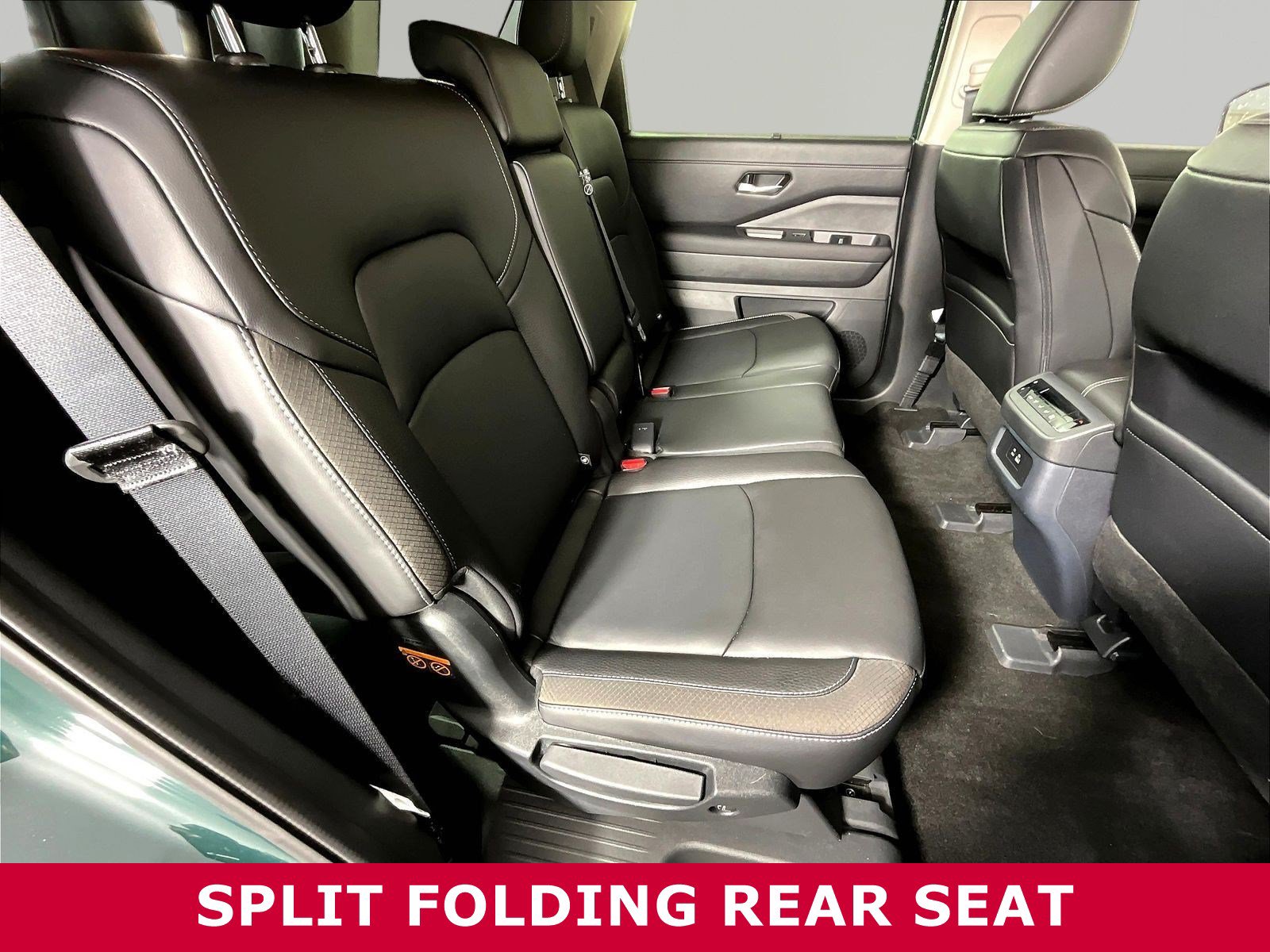Certified 2025 Nissan Pathfinder SL FWD image 24