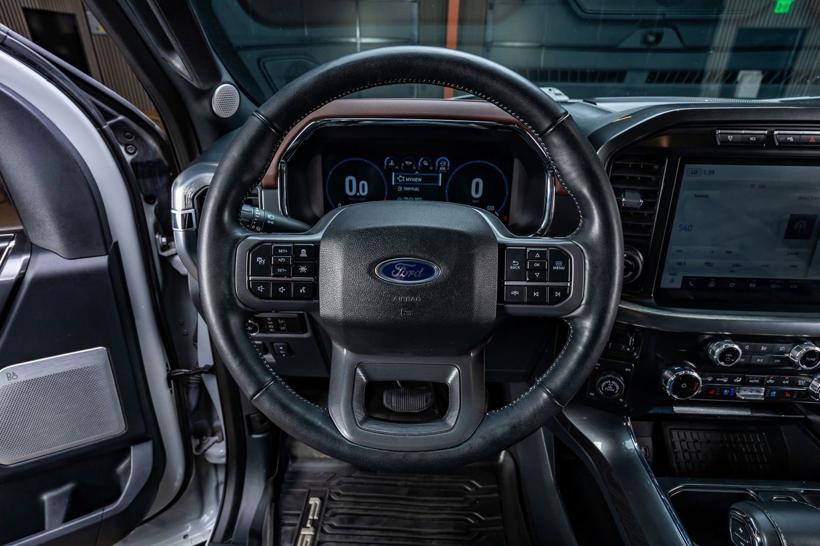Used 2023 Ford F150 Lariat w/ Equipment Group 502A High AWD/4WD image 18