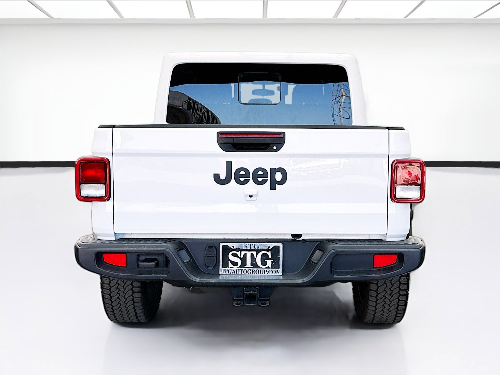 Used 2025 Jeep Gladiator Sport AWD/4WD image 5