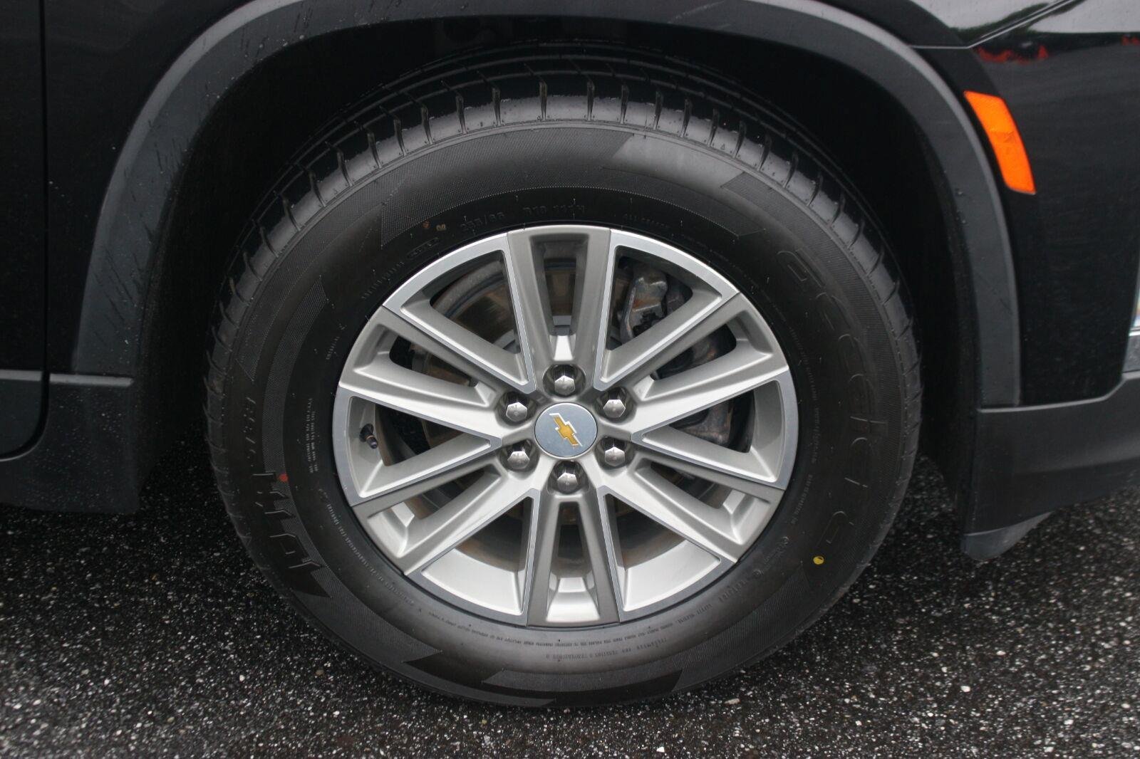 Used 2023 Chevrolet Traverse LT w/ LPO, Cargo Package AWD/4WD image 37