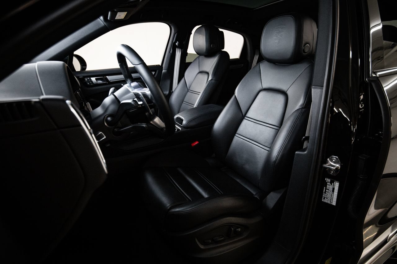Certified 2023 Porsche Cayenne Platinum Edition AWD/4WD image 5