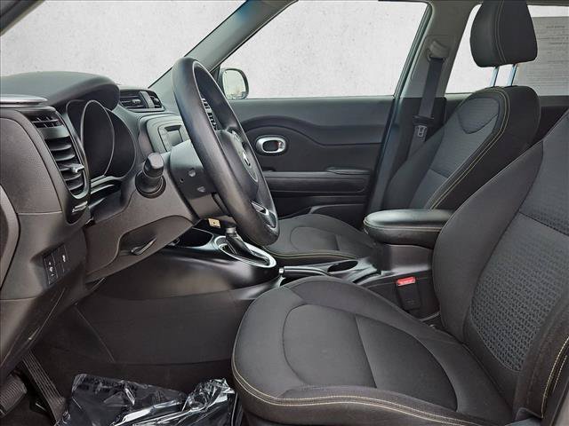 Used 2015 Kia Soul + FWD image 16