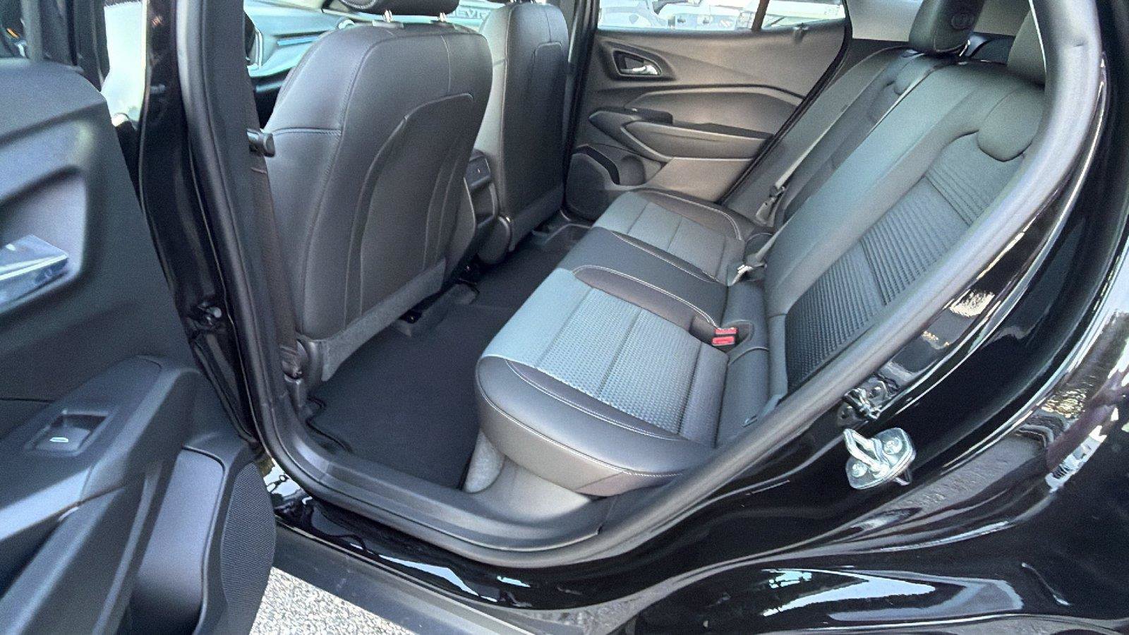New 2026 Chevrolet Trax LT w/ Driver Confidence Package FWD image 19