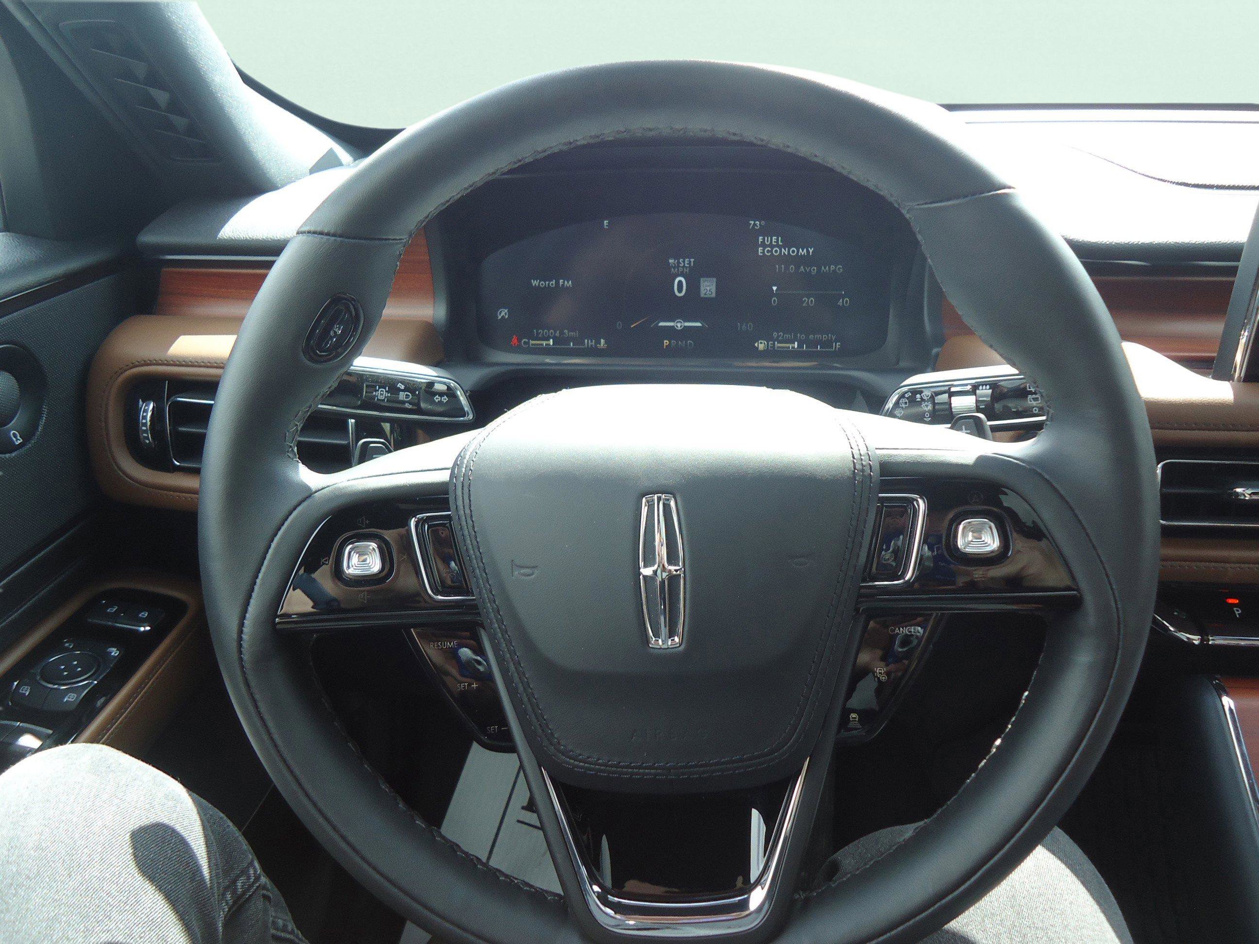 Used 2024 Lincoln Aviator Reserve w/ Equipment Group 201A image 12