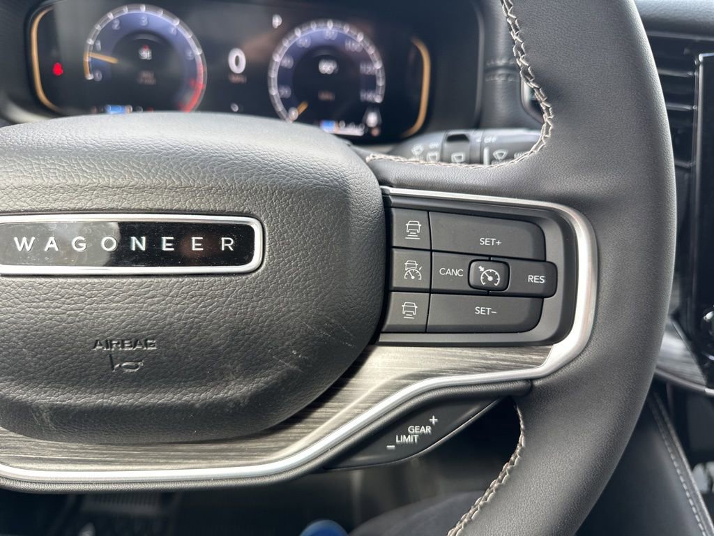 Used 2024 Jeep Wagoneer Series III w/ Rear Seat Video Group 1 image 30