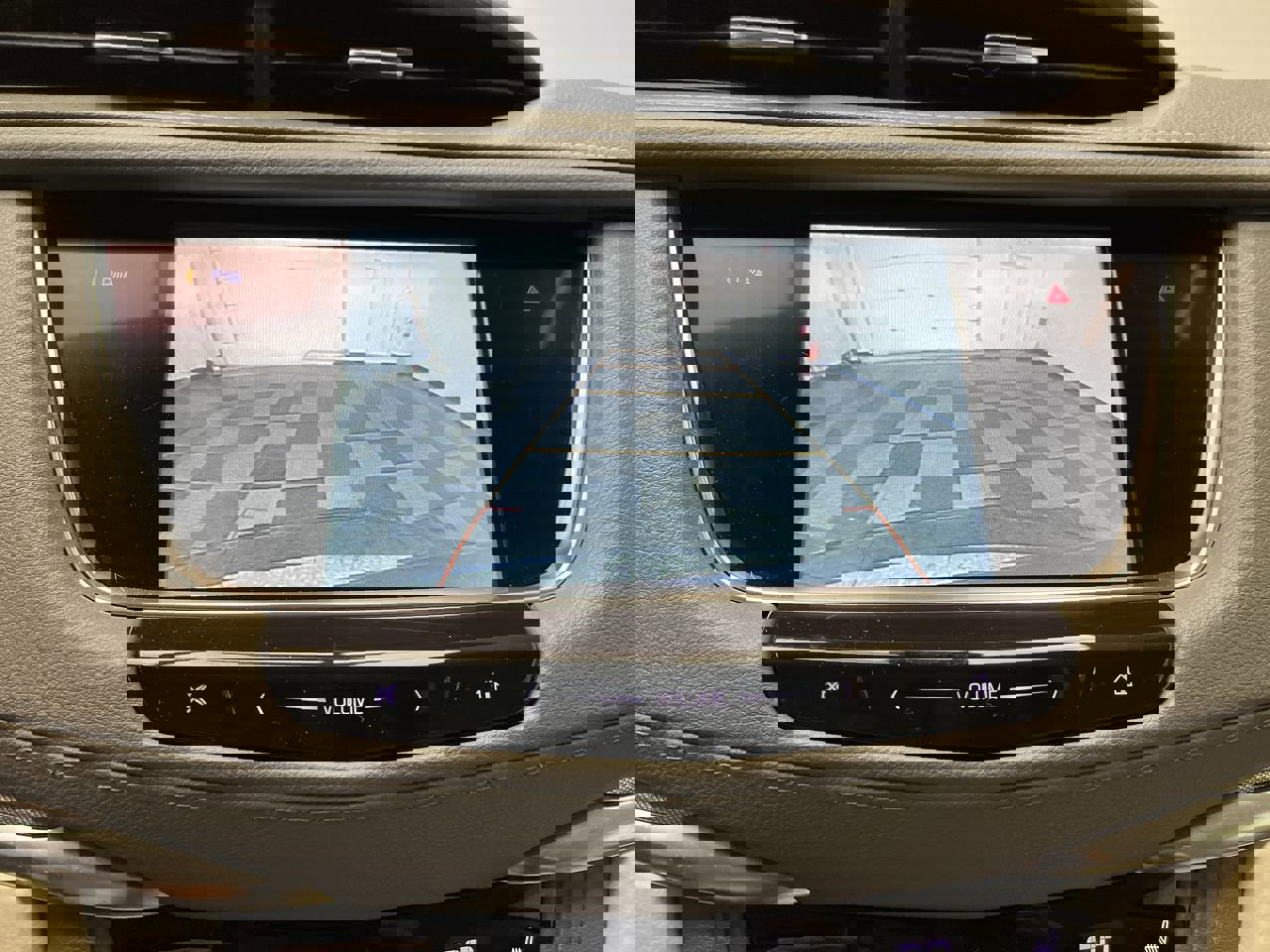 Used 2018 Cadillac XT5 Luxury w/ Driver Awareness Package image 5