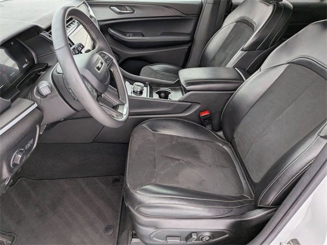 Certified 2024 Jeep Grand Cherokee L Laredo image 12