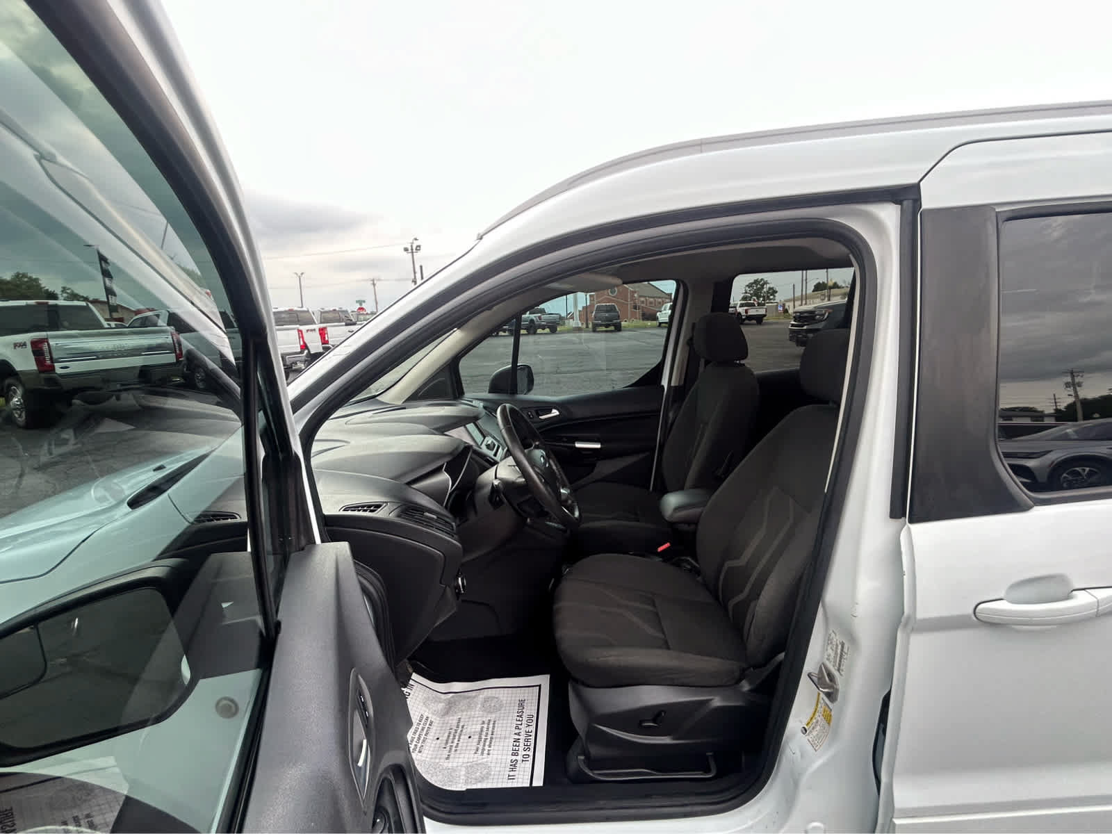 Used 2018 Ford Transit Connect XLT FWD image 17