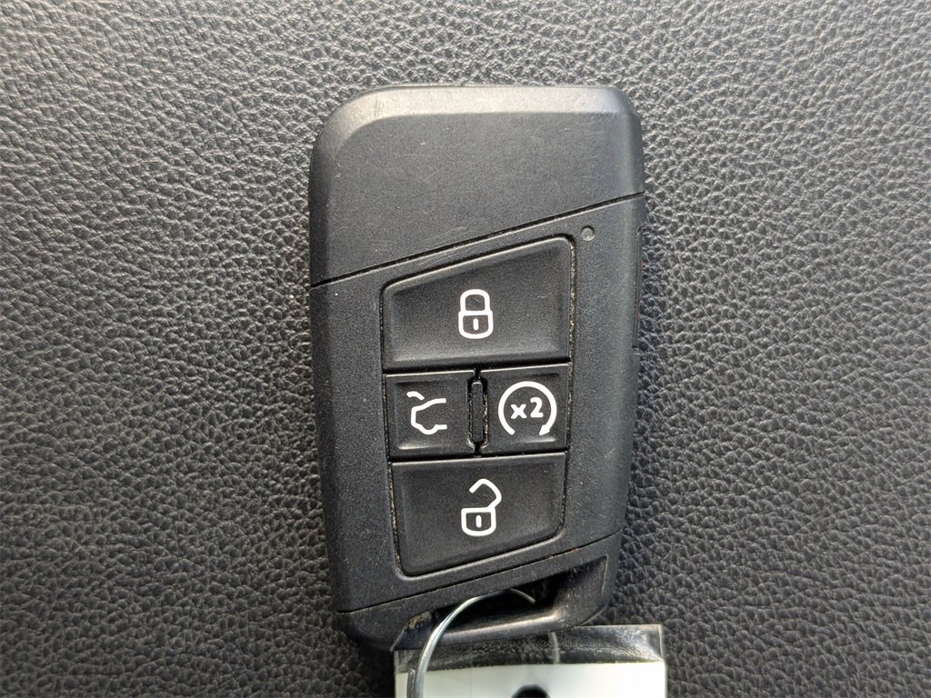 Used 2020 Volkswagen Atlas Cross Sport SE w/ Towing Package image 25