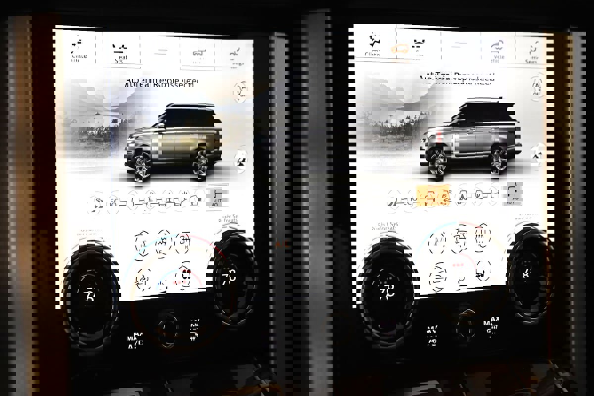 Used 2021 Land Rover Range Rover P525 Westminster Edition image 37