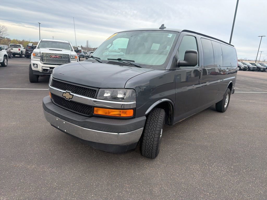 Used 2017 Chevrolet Express 3500 LT w/ LT Preferred Equipment Group RWD image 3