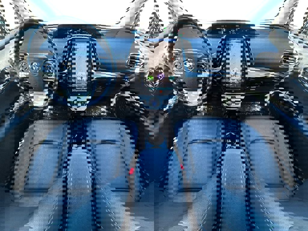 Used 2017 Toyota Prius Prime Advanced image 13