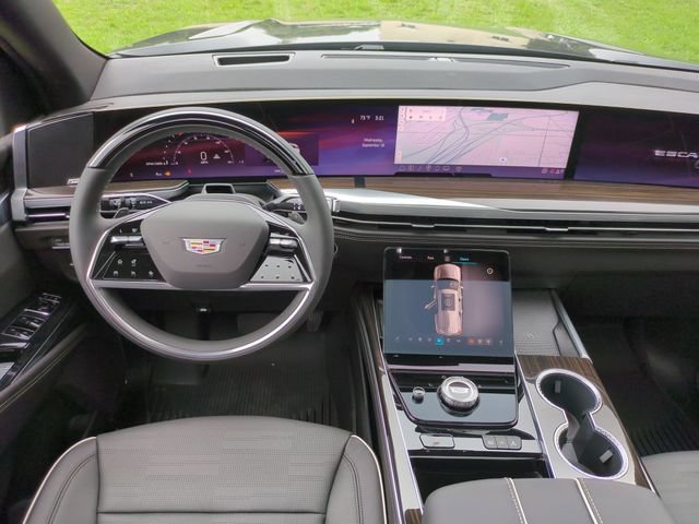 New 2026 Cadillac Escalade ESV Luxury w/ Touring Package AWD/4WD image 24