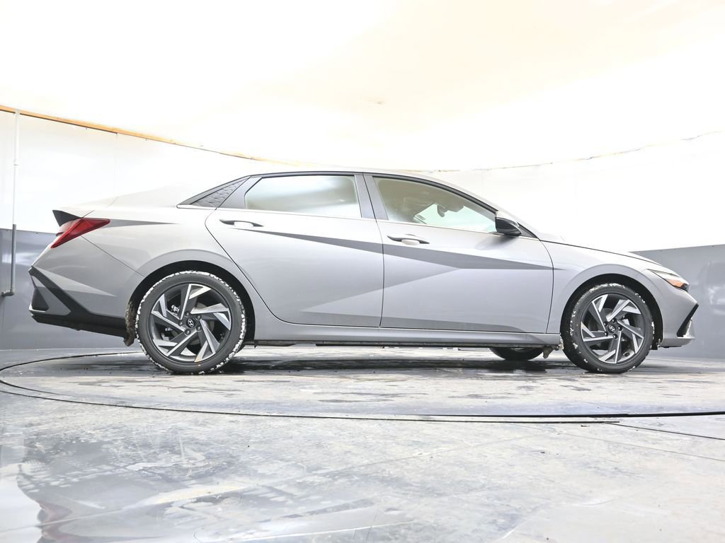 New 2026 Hyundai Elantra Limited image 45