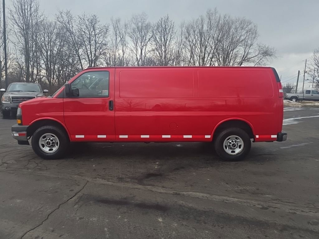 Used 2020 GMC Savana 2500 Extended w/ Driver Convenience Package image 4