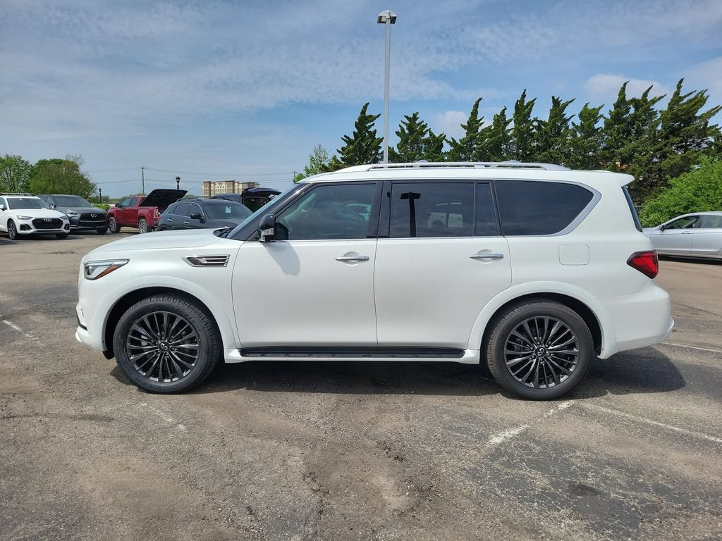 Used 2024 INFINITI QX80 Premium Select w/ Cargo Package AWD/4WD image 2