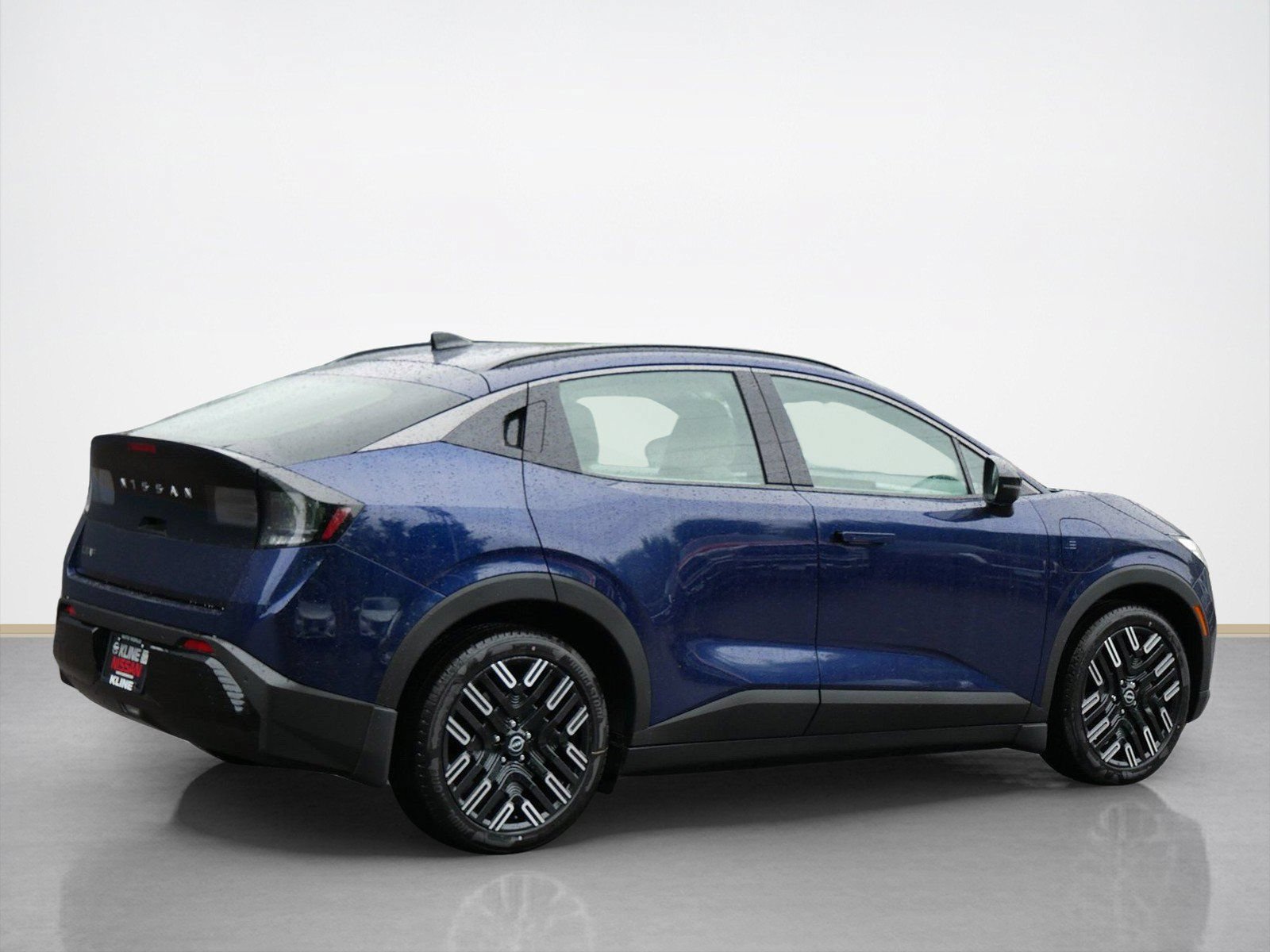 New 2026 Nissan Leaf Platinum+ w/ Cargo Package (Platinum+) FWD image 2