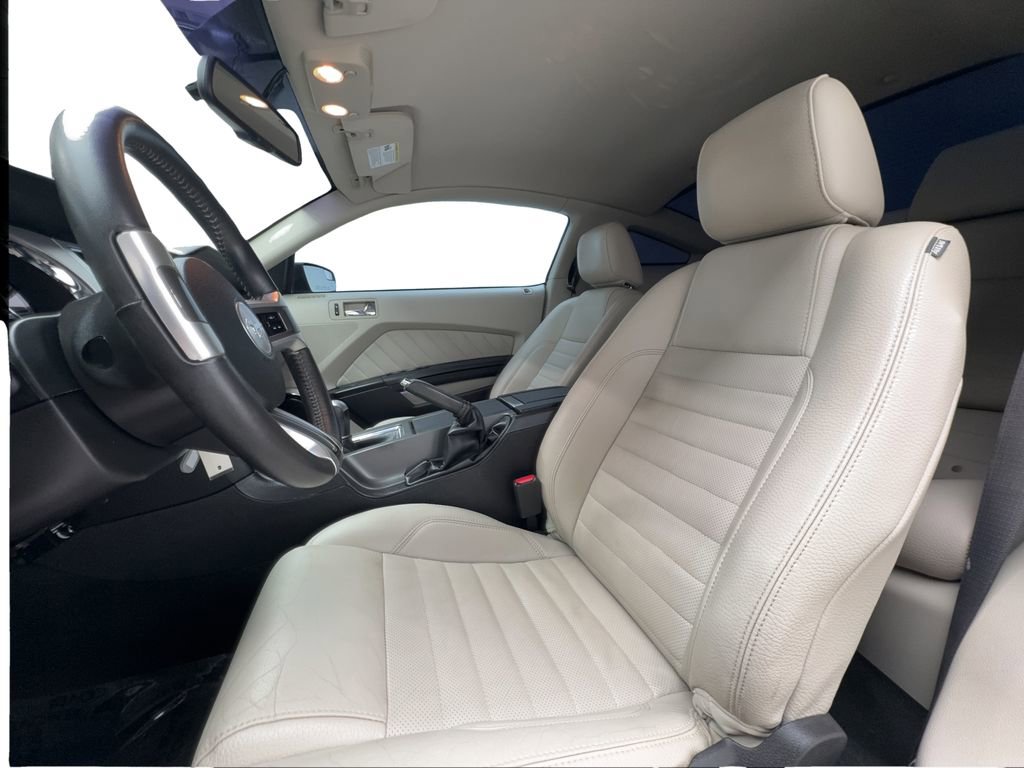 Used 2011 Ford Mustang GT Premium image 19