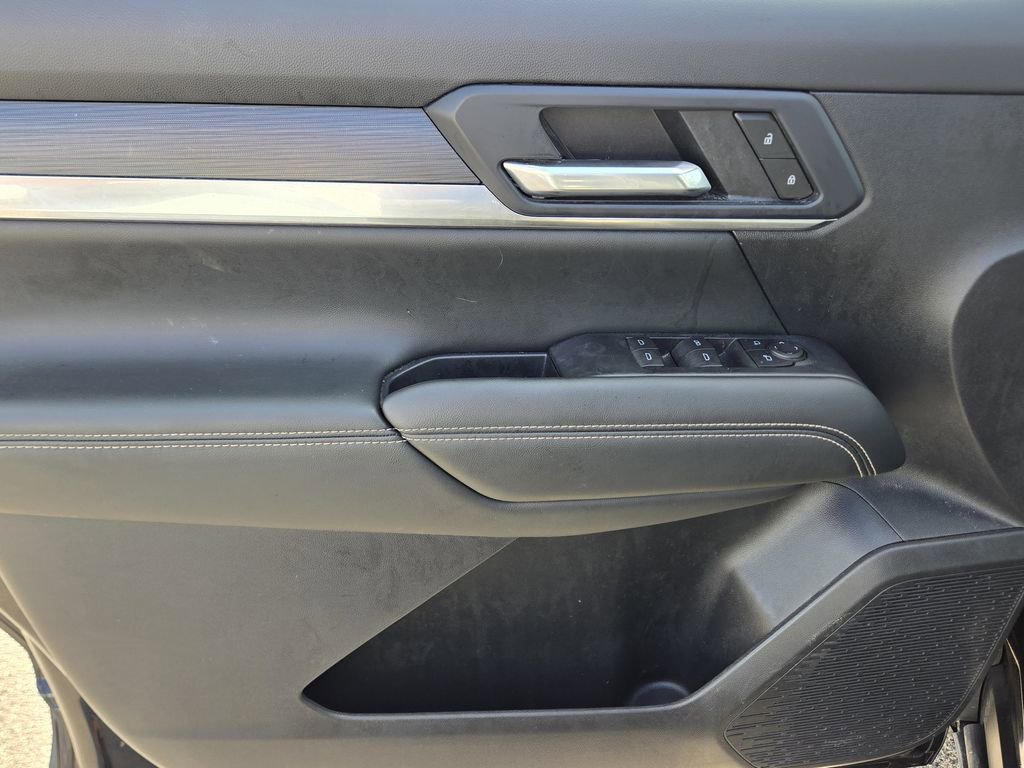 Used 2025 GMC Terrain Elevation FWD image 34