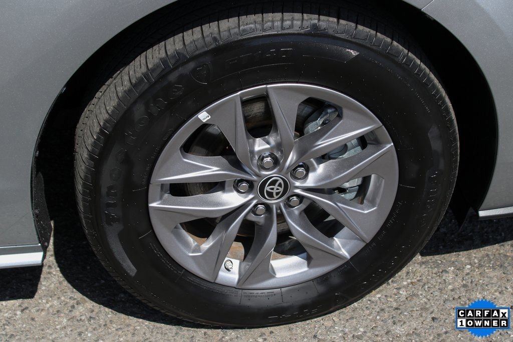 Used 2023 Toyota Sienna XLE AWD/4WD image 37