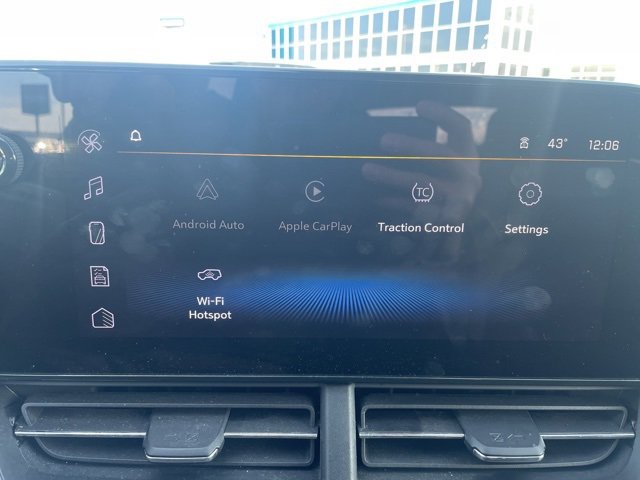 Used 2025 Chevrolet Trax ACTIV image 10