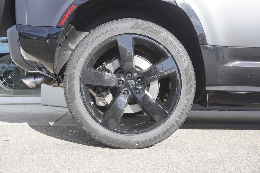 New 2026 Land Rover Defender 110 V8 image 33