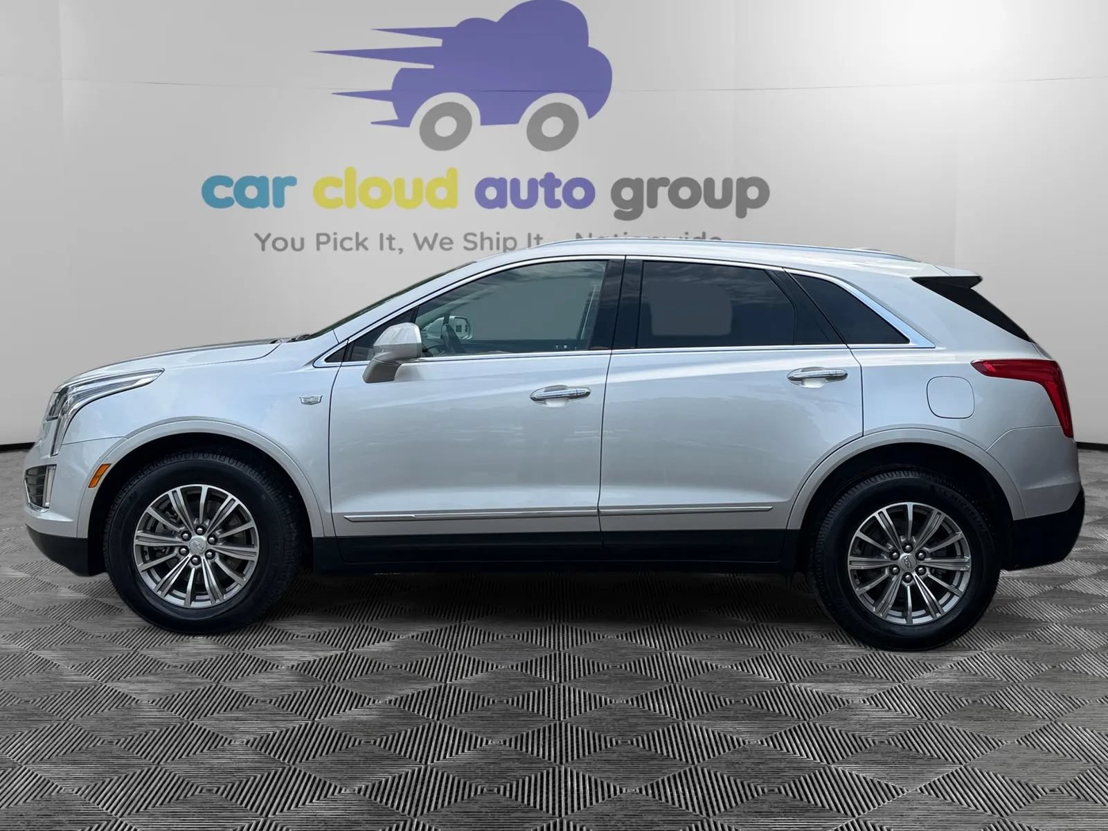 Used 2019 Cadillac XT5 Luxury AWD/4WD image 2