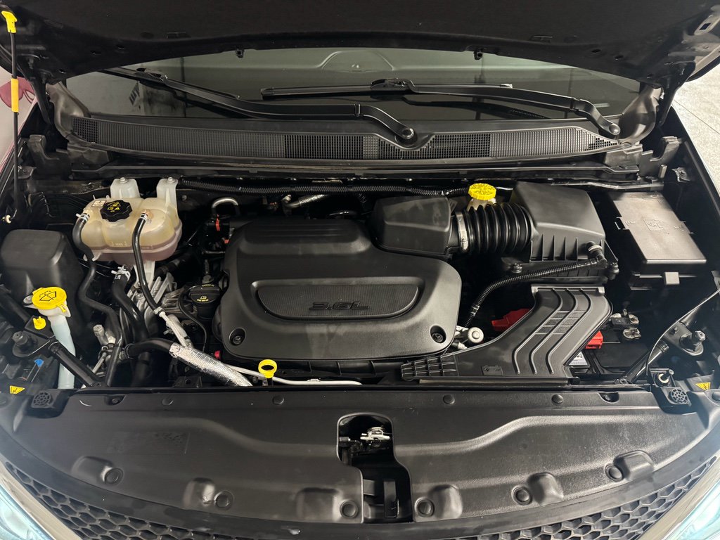 Used 2020 Chrysler Pacifica Limited image 6